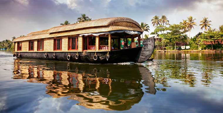 Three bedroom houseboat packages in Alappuzha, Kumarakom, Cochin, Kerala