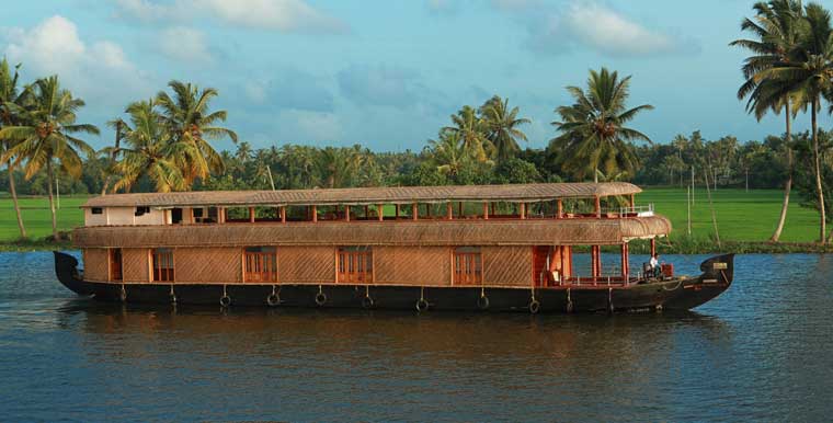 luxury houseboat in kerala