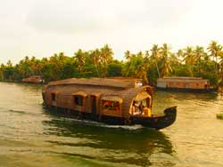 Five bedroom houseboat packages in Alappuzha, Kumarakom, Cochin, Kerala
