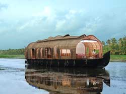 Six bedroom houseboat packages in Alappuzha, Kumarakom, Cochin, Kerala